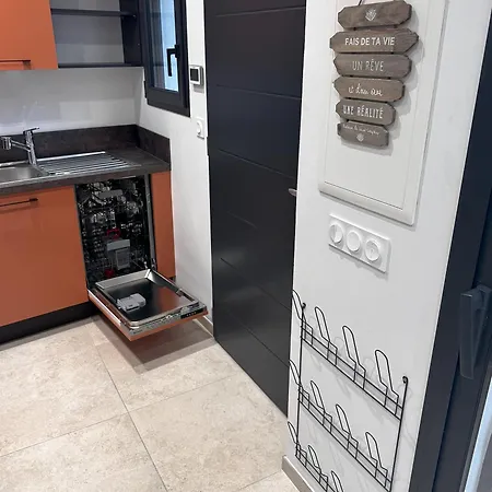 De Standing A La Avec Exterieur *